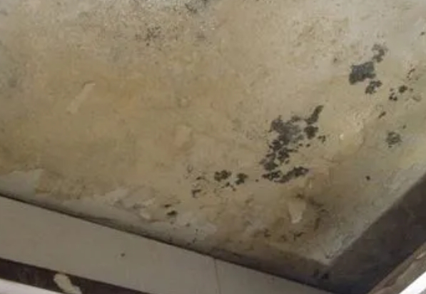 昆都仑阳台漏水维修公司分享下昆都仑卫生间渗水维修需要注意哪些问题。