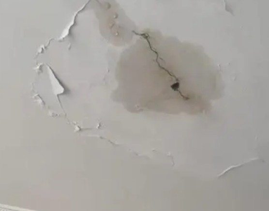 昆都仑阳台漏水维修公司分享下屋面防水工程质量问题原因分析